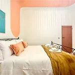 Raffaelli Rooms Travel Florence Close San Frediano